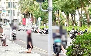 嘉市女子當街要求女兒下跪 警依強制罪嫌送辦
