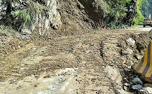暴雨＋地震！中橫便道搶修92次  今日下午終於開放通行