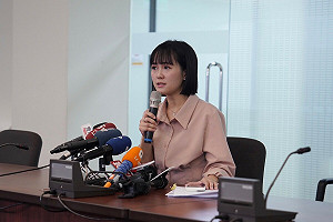 鍾小平告柯文哲涉圖利京華城 民眾黨:昔掛布條現翻臉不認 別再作秀