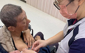 鼓勵提昇免疫保護力 新北長者接種新冠疫苗享好禮