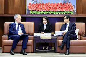 英國在台辦事處代表再訪高雄 拜會陳其邁交流淨零轉型經驗