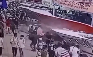 「閃電鞭」突襲！遊艇纜繩突斷裂甩向人群 5人瞬間死亡年紀最小僅3歲