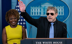 路克天行者訪白宮 召喚原力支持拜登連任