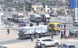(影) 救援車隊直接開進哈瑪斯陣地! 物資遭壟斷轉賣 還對平民開槍