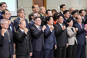 新內閣共識營 閣員們請教卓榮泰:如何與新媒體與社群溝通