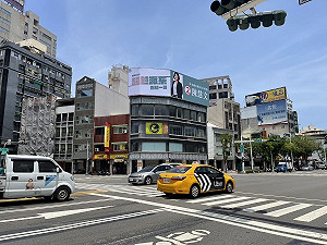 首塊看板選在美麗島舊址 陳慧文:象徵「超越派系,團結一起」