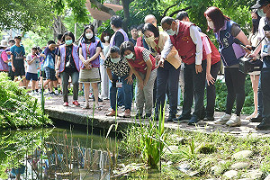 新北中和、板橋腸病毒高風險區 侯友宜視察校園防疫作為