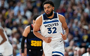 Edwards、Towns合砍54分！灰狼客場痛宰金塊