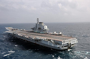 遼寧艦航母抵港  軍事迷發現生鏽掉漆