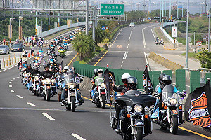 重機上國道有望！ 交部推動1年觀察期