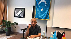 新疆七五事件八周年 搭火車要搜身三次