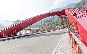 輕鬆玩陪落  搭公車前進松鶴最後1km