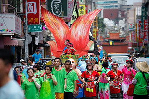 豪雨攪局 閩南文化節雨棚塌壓傷3人
