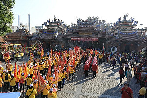 遶境三不:不燃不燒不丟 媽祖遶行啟步走