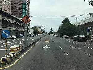 中市推鐵路高架周邊路平  孔蓋下地率估75%