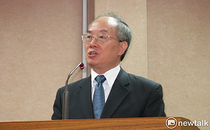 控檢察官關說損名譽 黃世銘判賠10萬