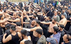 （影）伊斯蘭在英完成「種族更換」? 候選人高達77%得票率 倫敦反以遊行全是黑袍人 