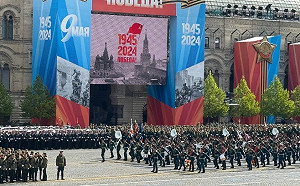 慶祝勝利日 普丁紅場大閱兵! 悼念陣亡將士 士兵高喊烏拉