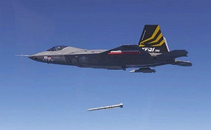 擠身軍火大國! 南韓KF-21戰鬥機成功發射流星飛彈 可擊落200公里外目標