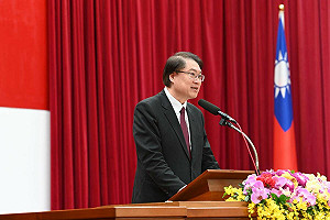 將卸任內政部長 林右昌表揚23名模範公務人員