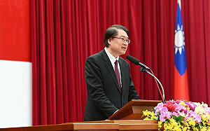 將卸任內政部長 林右昌表揚23名模範公務人員