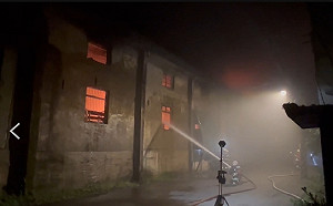 三峽印刷廠火警空污飄散 三峽.土城.板橋.新莊民眾戴口罩.緊閉門窗