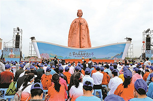 藍委疑唱和中國過中華文化母親節 矢板明夫揭恐龍家長