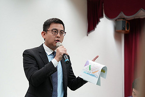 賴清德六問徐榛蔚  藍批暴走  卓冠廷:颱風天操弄政治不是蠢就是壞