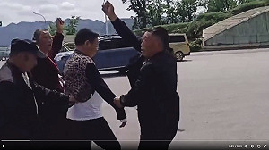 (影) 詐騙公司聯手黑社會騙22億! 告官不理 貴州受害民眾怒抓老闆遊街示眾