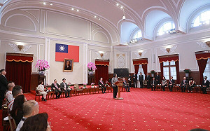 蔡英文授勳國安團隊、潛艦小組　感謝投入國防改革