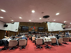 朝野大亂鬥現場還原》沈伯洋視角下的荒謬「流水帳」