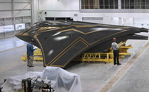 （影）「馬扎爾鳥」獵殺一船俄軍! 烏軍最新水上無人艇、隱形潛艇也曝光