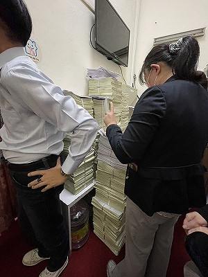 藍白黑箱? 民進黨被爆修正動議疊成山 民眾黨批 : 真的知道在修正什麼?