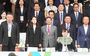 讀者投書》從基進主席的謝絕站立看人間正義