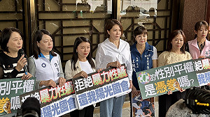 告鍾佳濱故意傷害、性騷擾 陳菁徽:不要再有人靠狡辯逃過性騷罪行