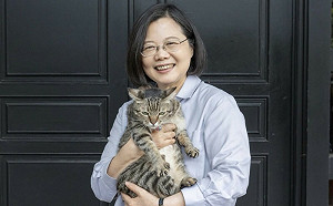 火速更改IG個簽   「以前是蔡教授、現在是畢業的小英總統」