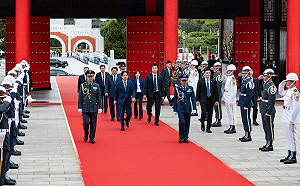 賴清德、蕭美琴赴忠烈祠致祭  韓國瑜打破慣例缺席惹議