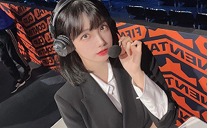 《PUBG》頒獎舞台出事！韓主播郭敏善左眼遭煙火擊中  近況曝光