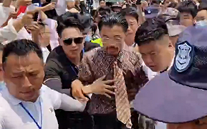 (影) 一場直播就收1300多萬！郭有才爆火 到處擁簇護送 掀起一夜暴富仿效潮