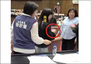 到底誰偷議場表決卡?綠藍互咬 國民黨團影片曝「快手」黃捷