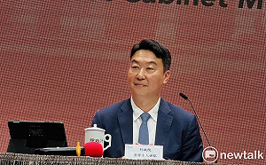 羅森伯格和孫曉雅現身 政院：非出席院會也未與卓揆會面