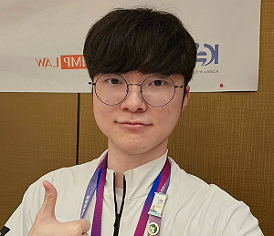 Faker成《英雄聯盟》首位傳奇殿堂選手!震撼預告片曝光