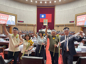 高射砲!高市綠議員轟前市長韓國瑜:正在掐死民主