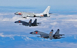 22機艦擾台 距鵝鑾鼻僅44浬  國防部預告中共將發射火箭經我ADIZ 