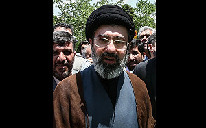 (影) 伊朗總統墜機身亡 將由「他」上位？ 專家警告 : 可能走向「朝鮮化」