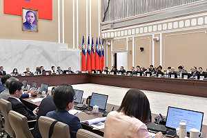 國內景氣復甦、出口回溫  卓揆:持續壯大經濟及產業實力