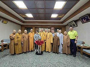 劉世芳拜會佛教團體 允助宗教團體發展、提升服務人員權益