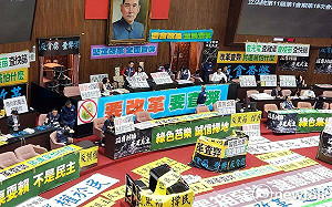 立院肅殺下搞笑 陳雪生怪叫祝「吳招搖」生日快樂 