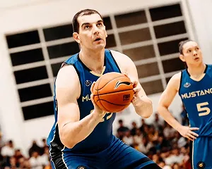 德古拉命中率逾7成、轟28分10籃板