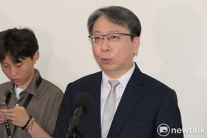 王義川稱基地台可掌握「小草」 蔡明彥:政府調資得經12道程序